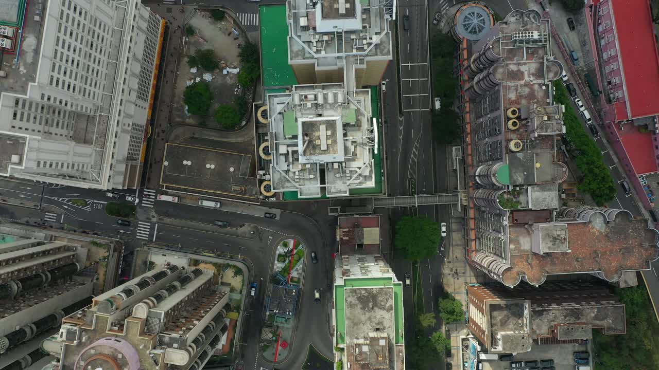 paisaje de la ciudad de macao tráfico diurno calles panorámica aérea de arriba hacia abajo 4k china