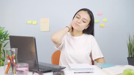 the body of the female student with allergies is itchy.