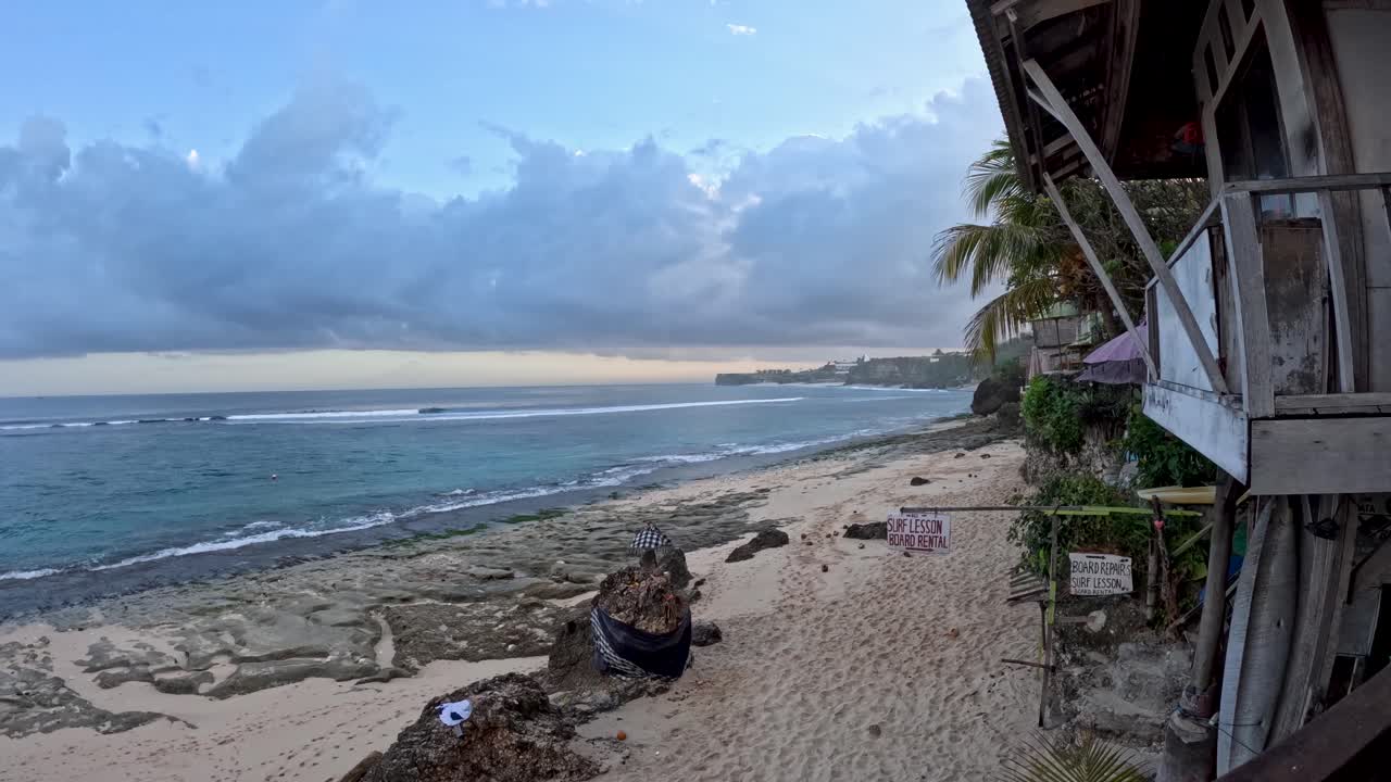 Morning Sunrise timelapse at Bali Uluwatu Bingin beach