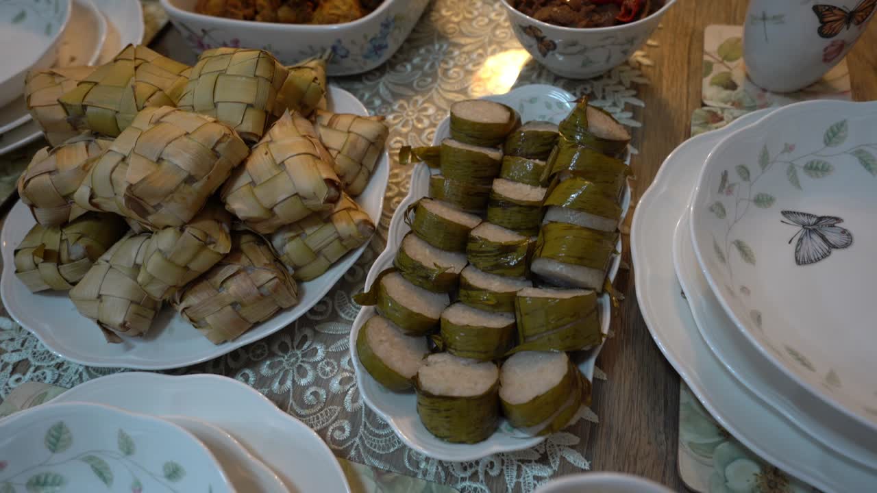 platos de hari raya