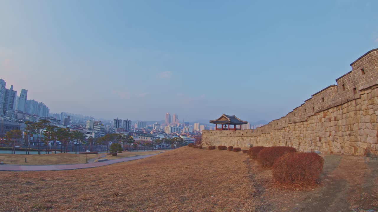 asiático coreano hwaseong fortaleza roca pared de piedra en suwon, cultura tradicional arquitectura objeto herencia de la unesco vista panorámica de gran angular