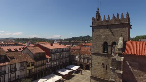 Oliveira-Church-and-Square-in-Guimarães,-Portugal