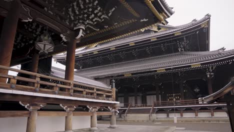 Higashi-Hongan-ji-Tempel-In-Kyoto,-Japan,-Establishment-Aufnahme