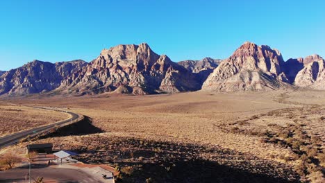 vista escénica y panorama aéreo cerca del cañón de roca roja en nevada