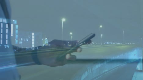 스마트 폰과 교통을 사용하는 사람