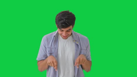 Indian-youtuber-asking-for-like-share-subscribe-Green-screen