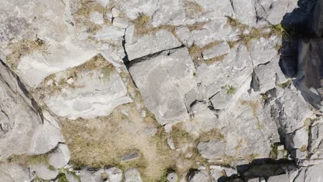 reveló la ciudadela del complejo montañoso de perperikon cerca de kardzhali en las montañas de rhodope del este, bulgaria