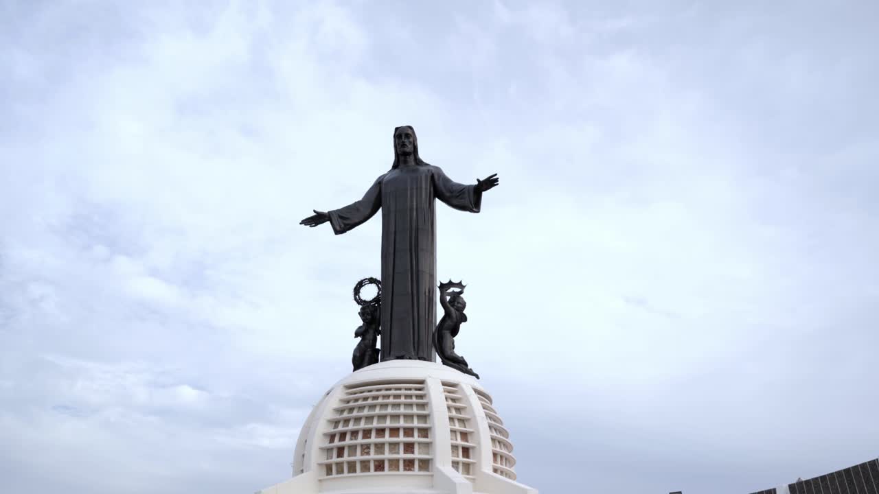 hermosa vista del cristo rey en sillao, guanajuato, méxico