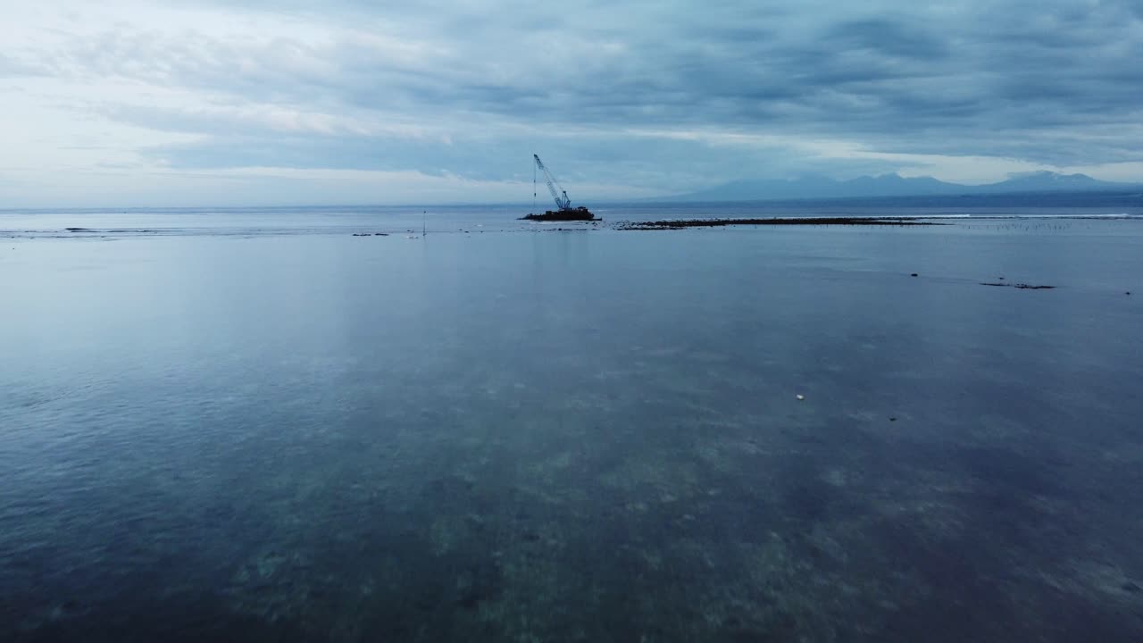 누사 렘본간 발리 (nusa lembongan bali) 로 향하는 드론 돌리