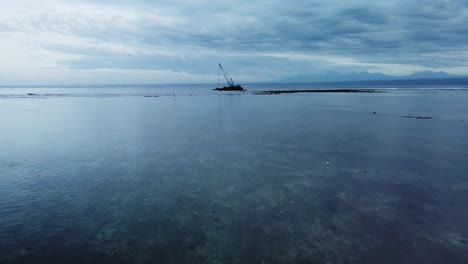 누사 렘본간 발리 (nusa lembongan bali) 로 향하는 드론 돌리