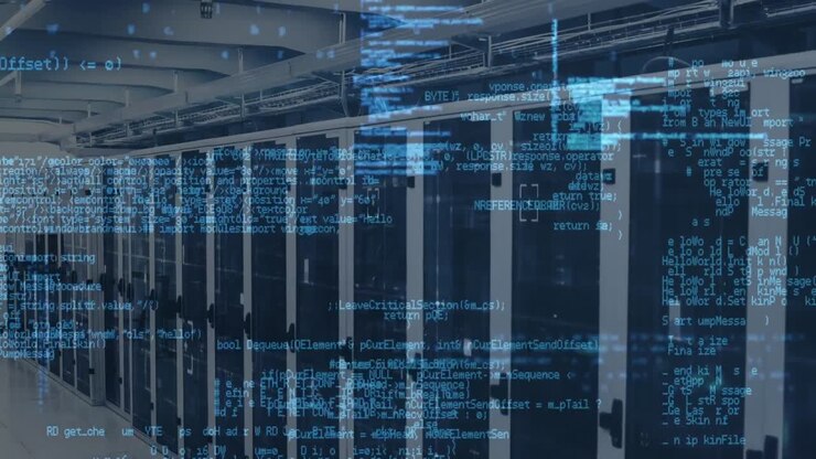 Animazione di elaborazione dati su sfondo di una sala server vuota.