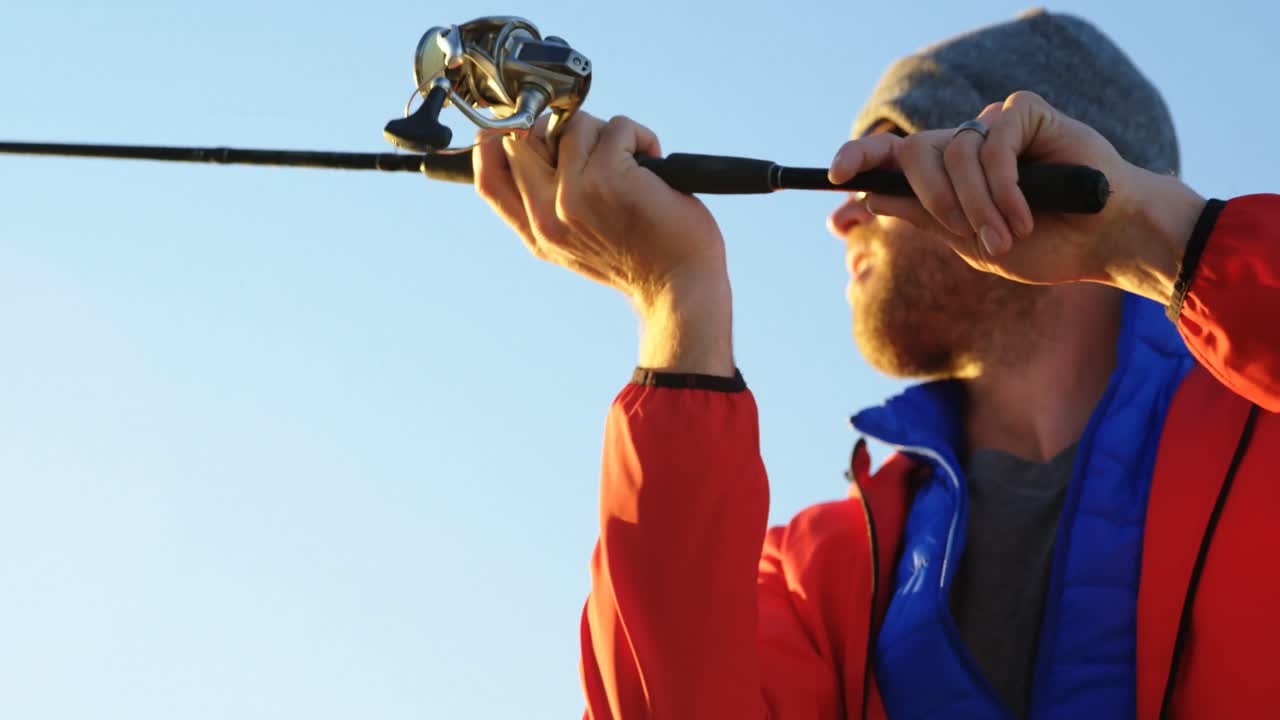 강 4k에서  ⁇ 시하는 사람