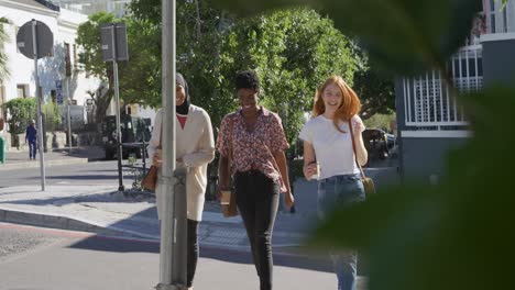 Young-adult-female-friends-hanging-out-together