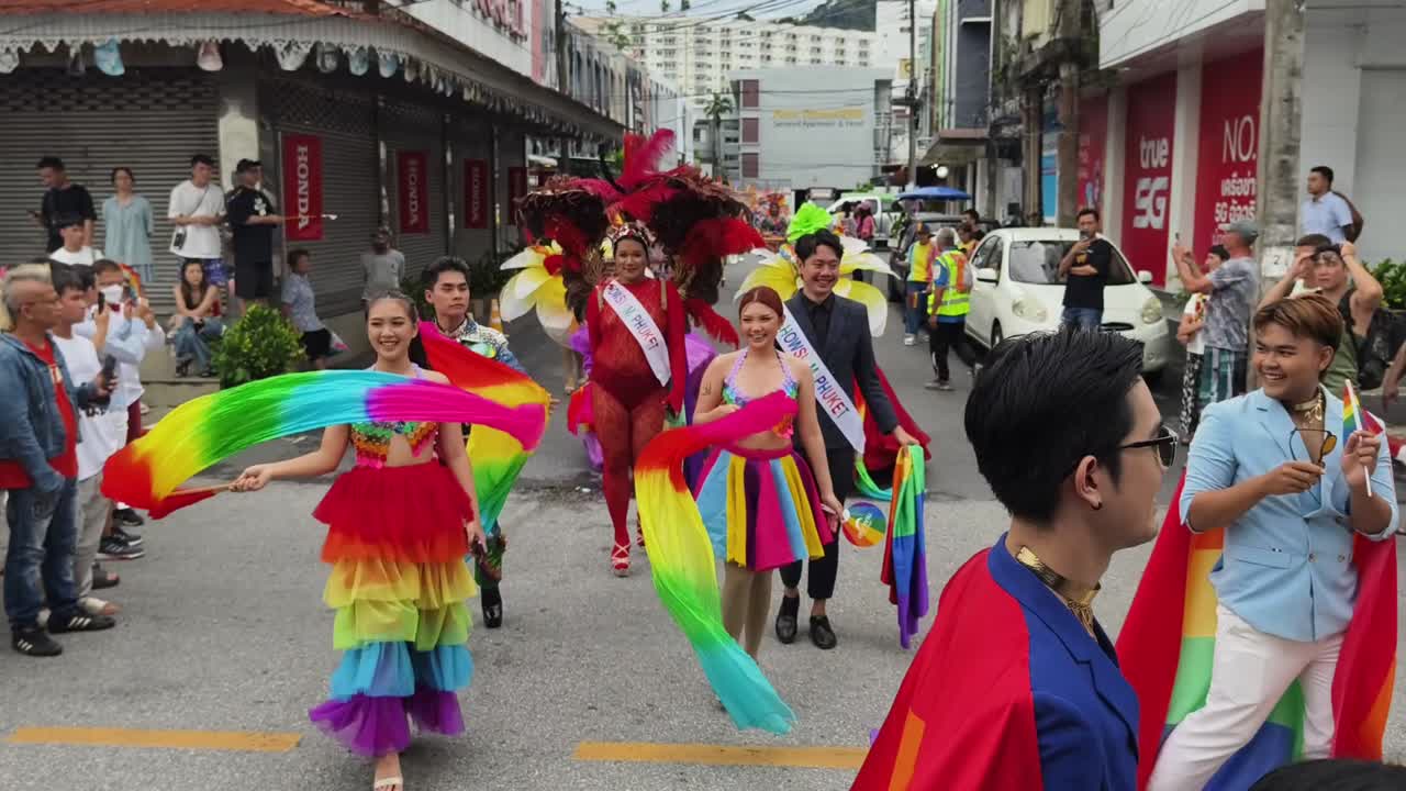 desfile del orgullo gay en tailandia