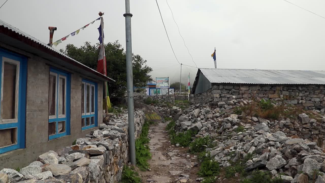 casas en el pueblo de langtang en 2023 , nuevo pueblo reconstruido después del terremoto en 2015