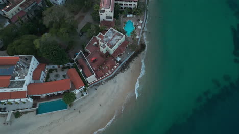 La-Playa-De-Stone-Town-Se-Inclina-Temprano-En-La-Mañana.