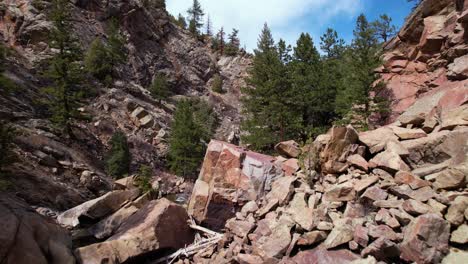 Toma-De-Drones-De-4k-De-Un-Río-Colorado