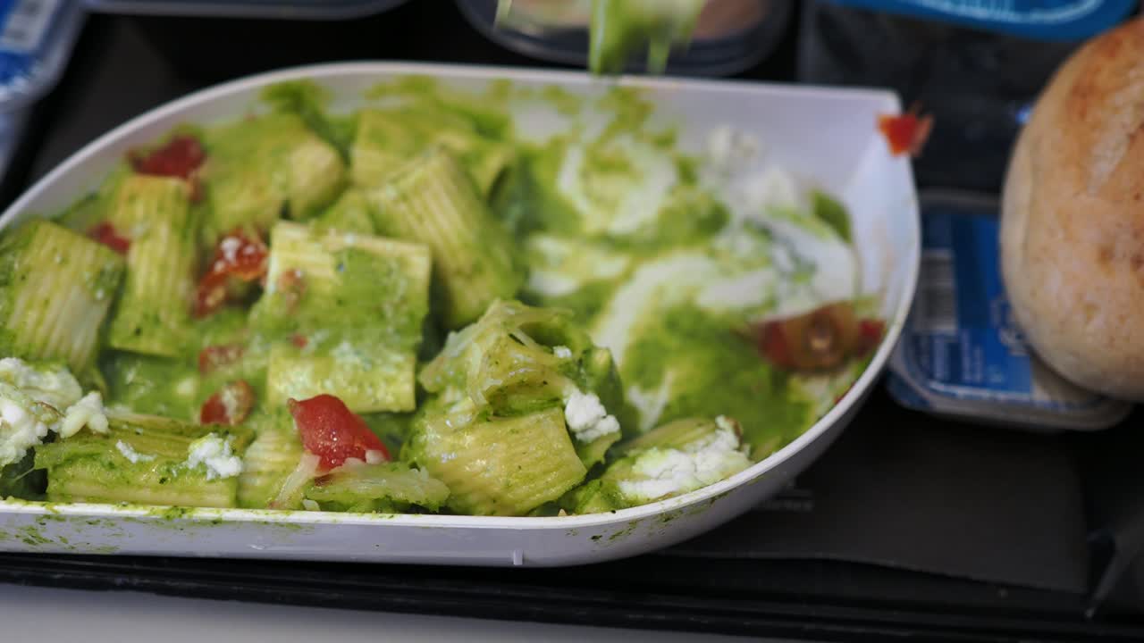 Rigatoni Pasta with Pesto