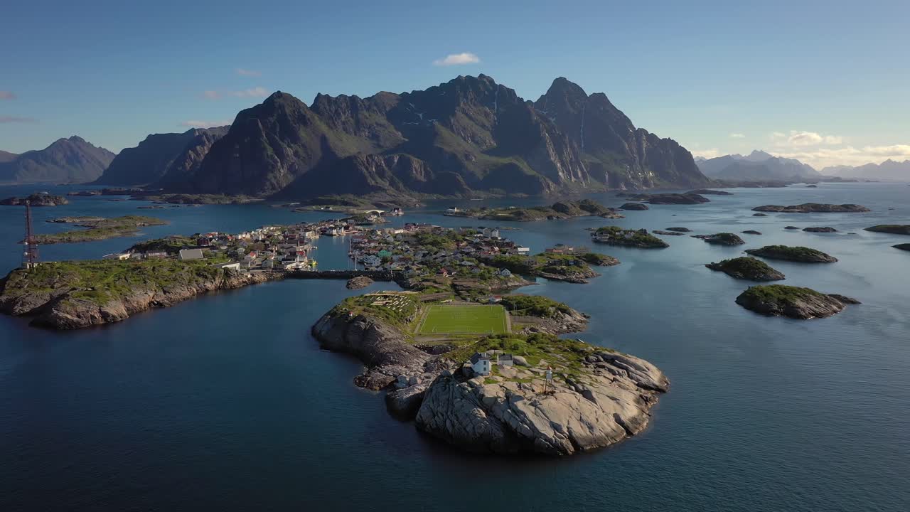 헨닝스바어 루포텐 (henningsvaer lofoten) 은 노르웨이 노르드랜드 카운티에 있는 군도이다.