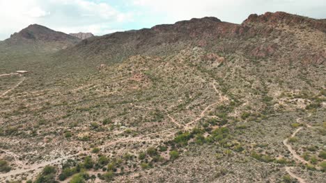 senderos de montaña y sabana en el desierto sonorense de tucson, arizona