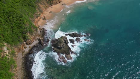 Aerial-Perspectives-of-Punta-Cometa's-Coastal-Wonders,-Oaxaca