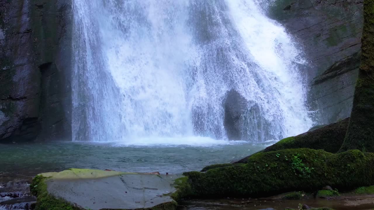 cascadas de vilagocende cerca de fonsagrada, región de la provincia de lugo, galicia, españa