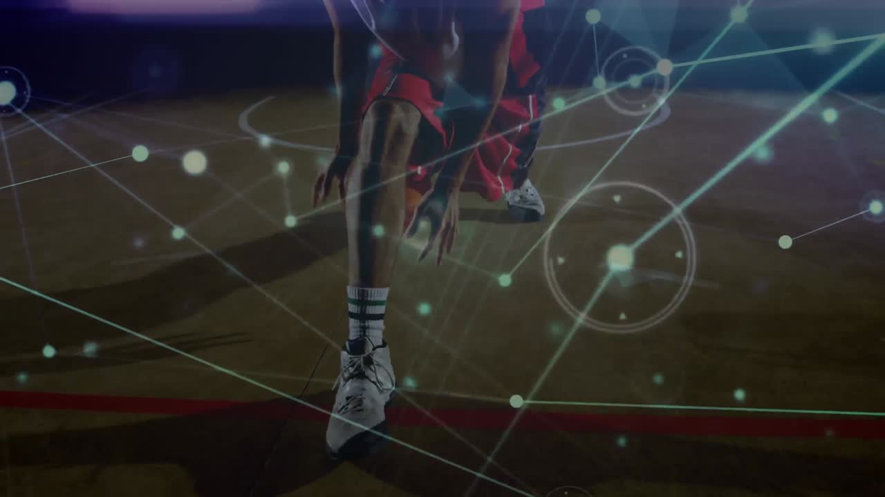 animación de redes de conexiones sobre el jugador de baloncesto masculino de raza mixta en el gimnasio