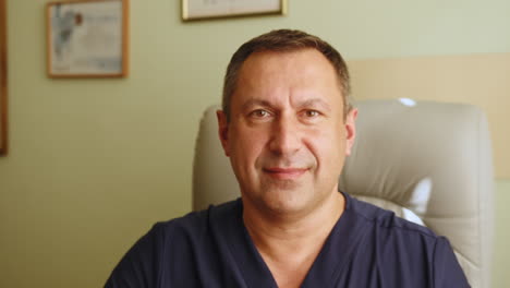 retrato de un médico