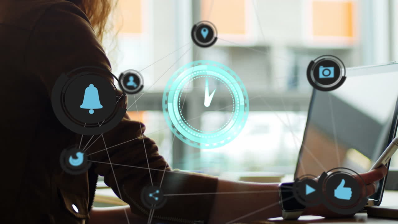 animación de la red de conexiones e iconos sobre la mujer de negocios en la oficina