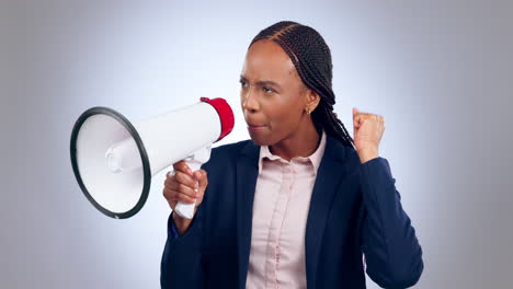 mulher de negócios, megafone e protesto