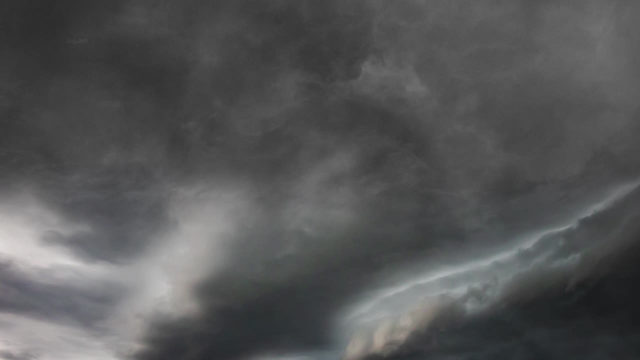 viene una tormenta cuando cambia el tiempo