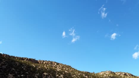lapso de tiempo de las nubes sobre el camping mills canyon en nuevo méxico