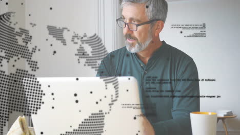 animación de la red global sobre un hombre caucásico de edad avanzada con gafas usando una computadora portátil en casa