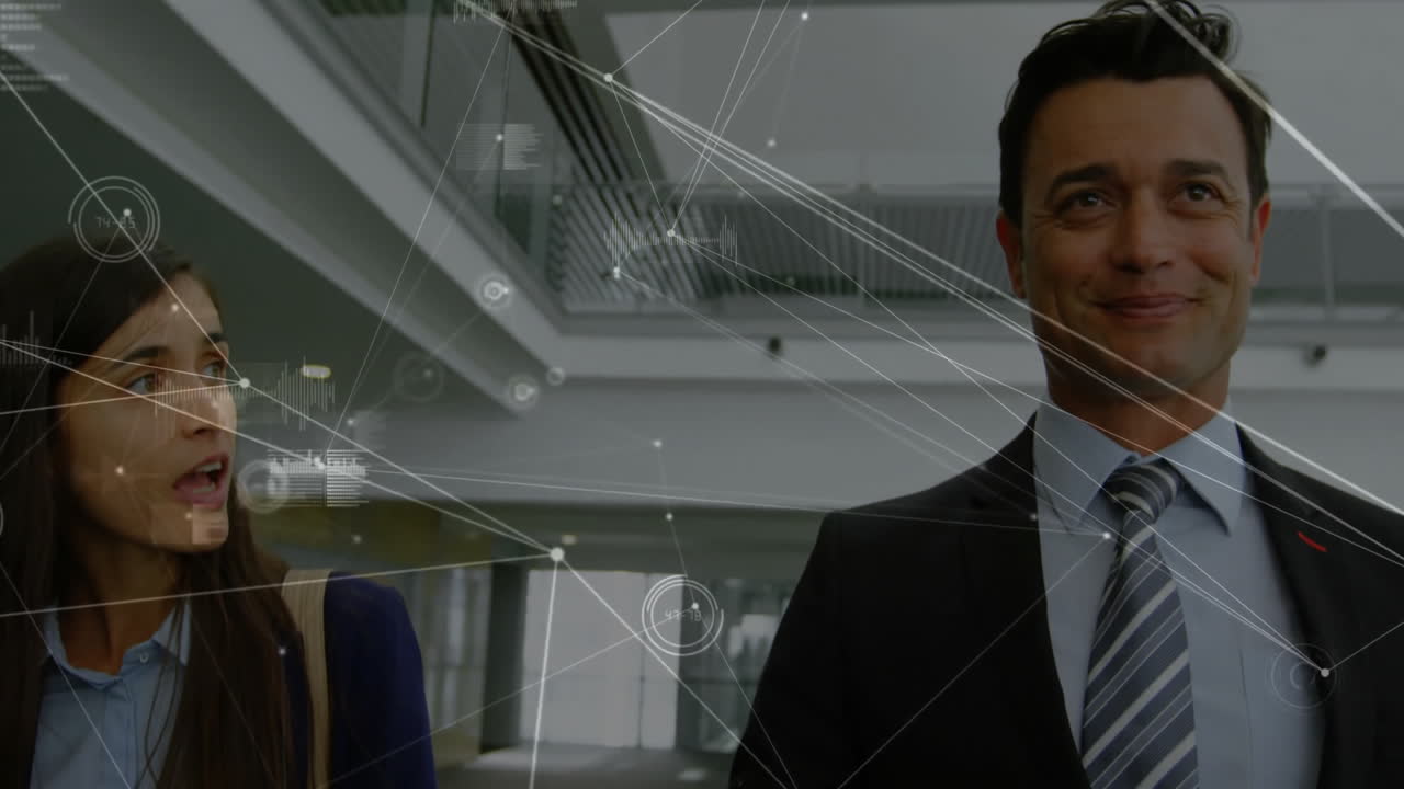 animación de la red de conexiones entre diversas personas de negocios en la oficina