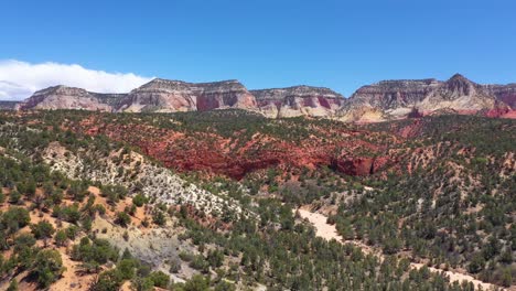 Hervorragende-Luftaufnahme-Des-Vermilion-Cliffs-National-Monument-In-Arizona