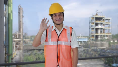 arquitecto indio feliz saludando