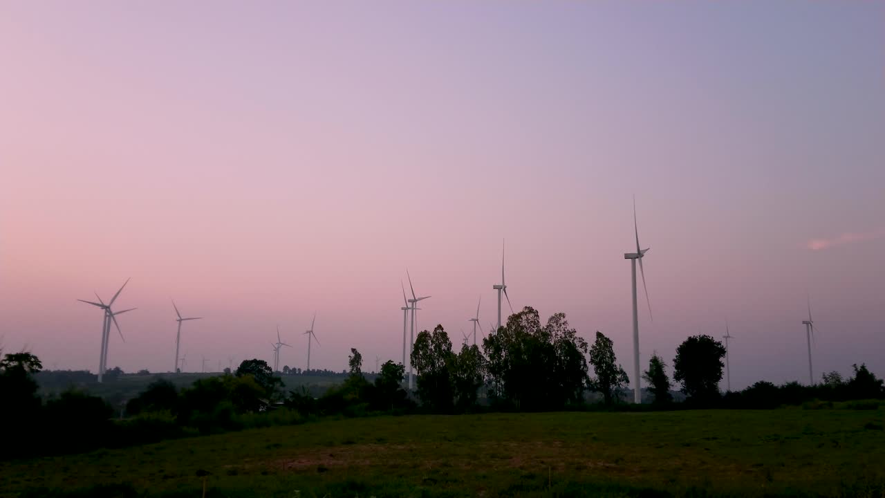 풍력 터빈은 태국과 동남아시아 본토를 위한 청정 대체 에너지 옵션입니다.