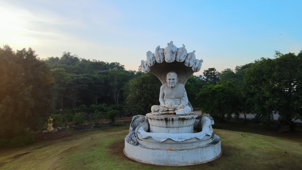 estatua de buda naga 4k