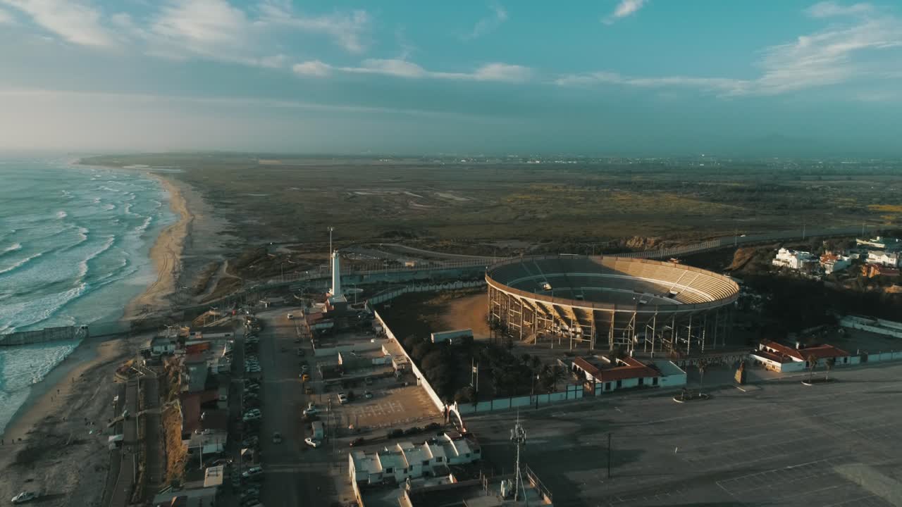 샌디에고와의 국경에 있는 티후아나 해변의 공중 촬영