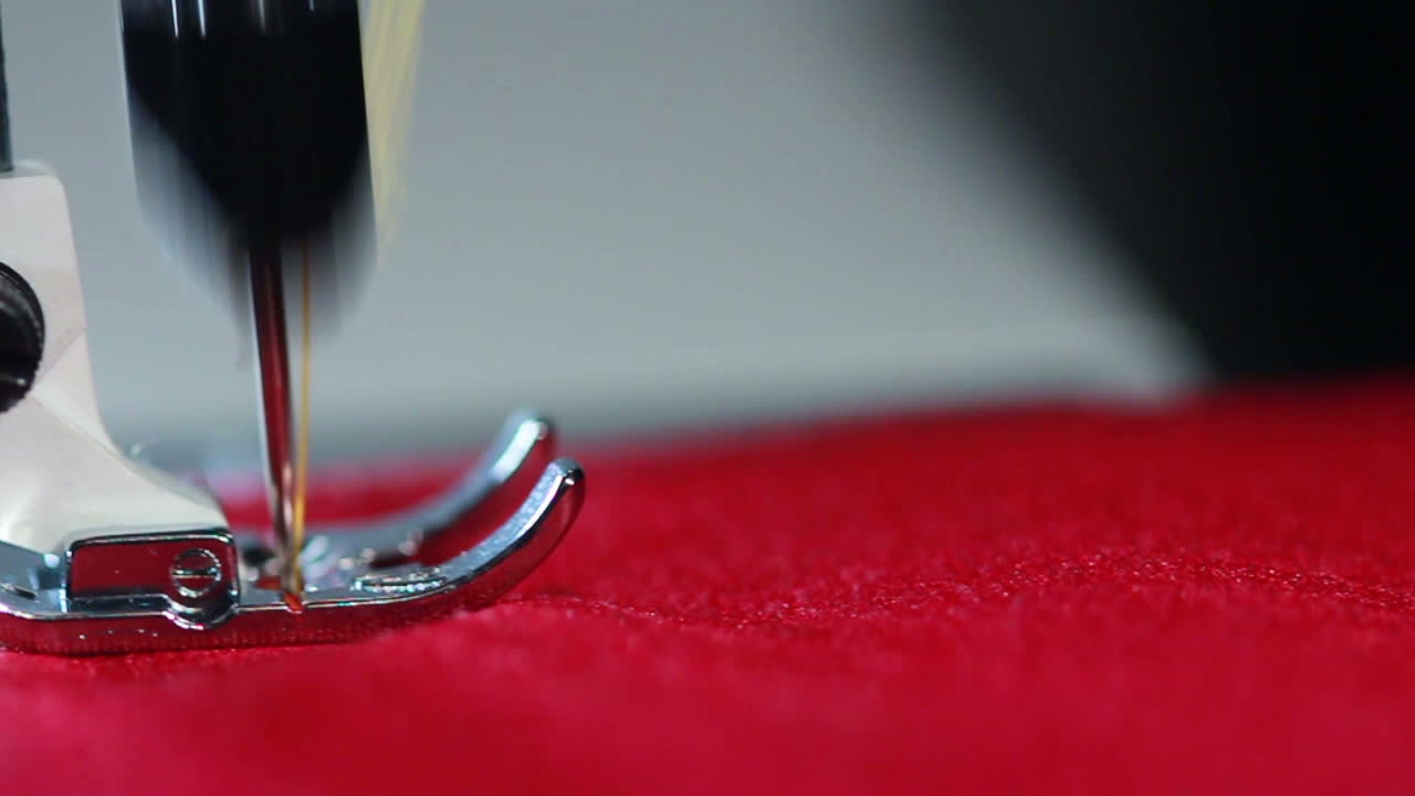 직물에 바늘을  ⁇ 는 패턴. 산업용 바느질 기계