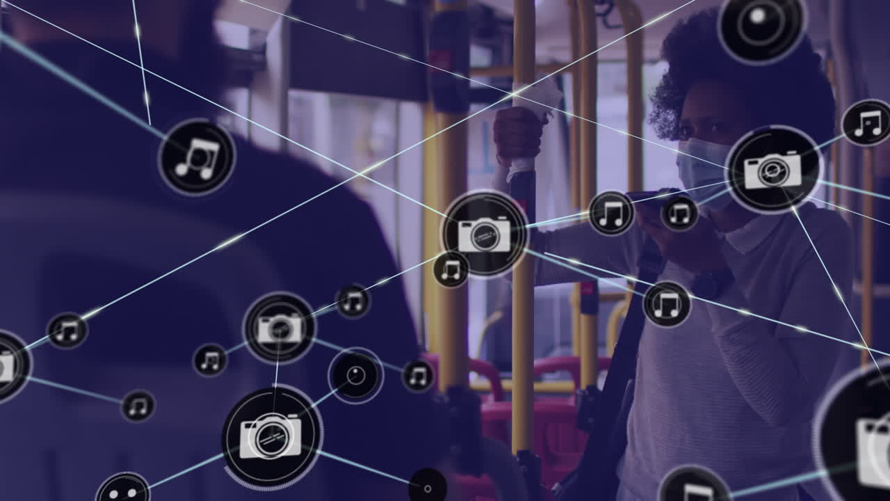 버스에서 얼굴 마스크를 쓴 아프리카계 미국인 여성에 대한 연결 네트워크의 애니메이션