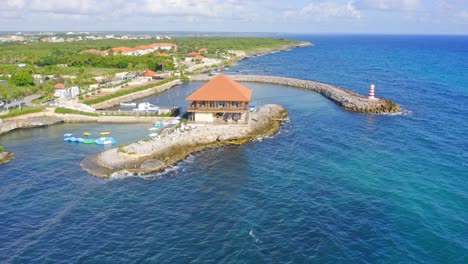 vista aérea del restaurante captain kidd la romana cerca de palma dellacosta en república dominicana