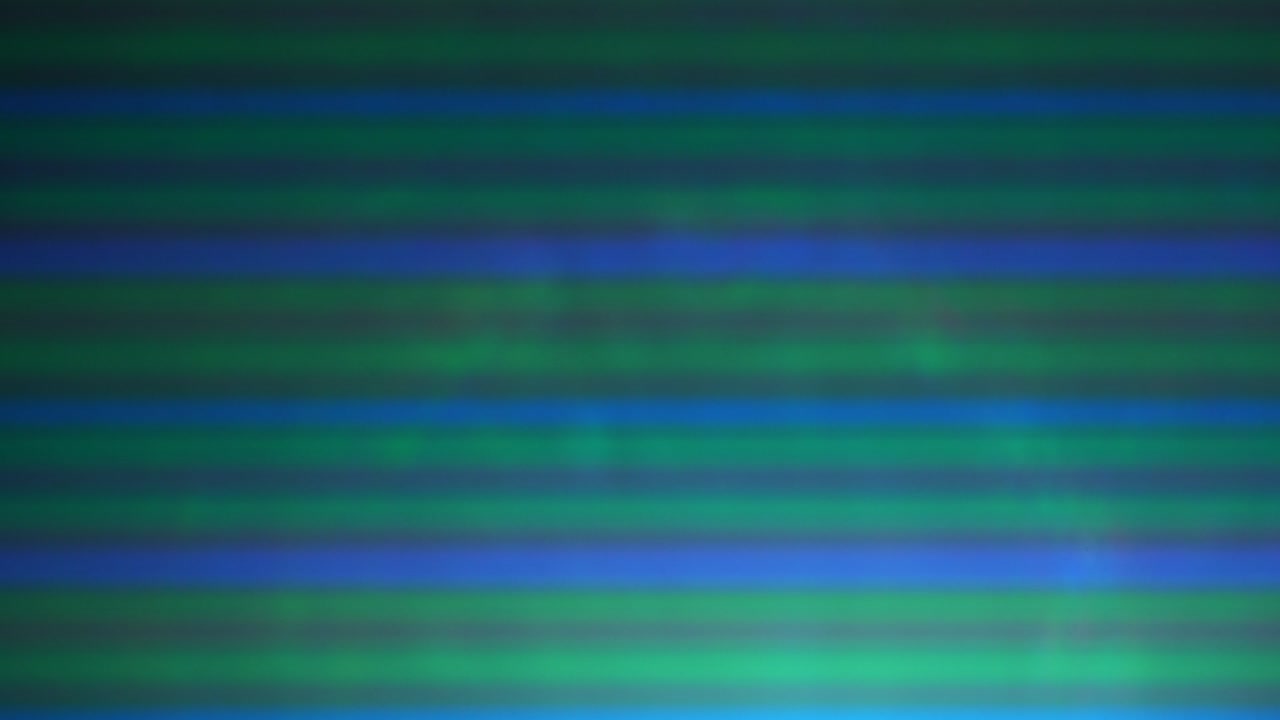 la luz del proyector brilla en un sensor apsc a 25 fps. el viejo error de fallo de la televisión. daño de video.