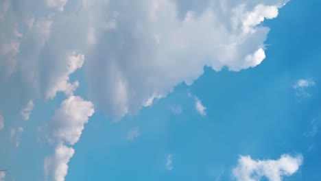 Lapso-De-Tiempo-Del-Hermoso-Cielo-Azul-Con-Nubes-En-Un-Día-Soleado-Para-Mover-El-Fondo-Abstracto