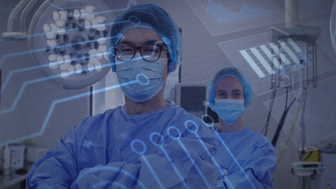 Cirujano masculino levantando las manos e iniciando una red holográfica para la visualización de datos quirúrgicos.