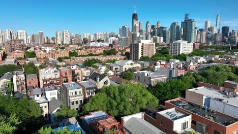 Barrio-Residencial-En-El-Centro-De-Chicago,-Illinois-En-Verano.