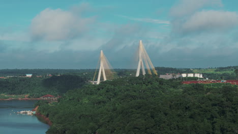 close-up view of the integration bridge in foz do iguaçu