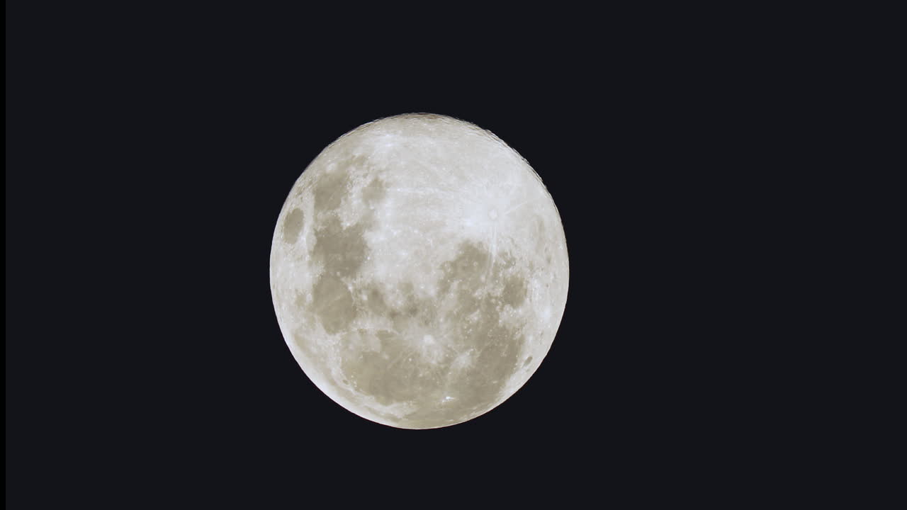 Superlua cheia à noite