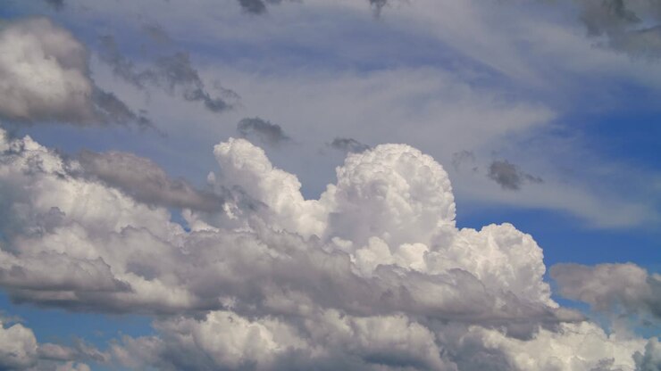 TimeLapse - Thunderstorm clouds are growing