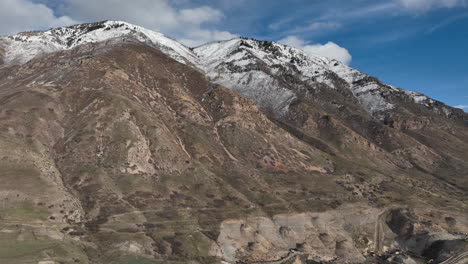 las montañas rocosas en provo utah aéreo